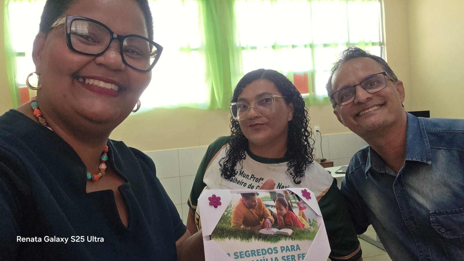 Escola Prof.ª Ana Neri Malheiro de Oliveira realiza reuniões com pais e responsáveis dos alunos do 6º ao 9º ano.